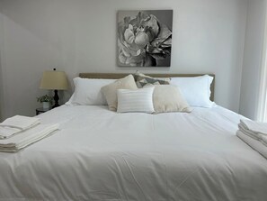 5 bedrooms, iron/ironing board, WiFi, bed sheets