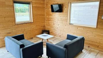 Télévision, table de tennis de table