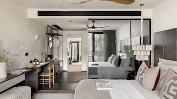 POOLVIEW UPPER FLOOR | Egyptian cotton sheets, premium bedding, minibar, individually decorated