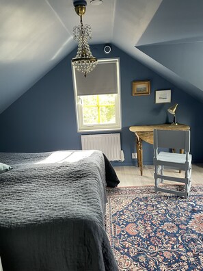 House | 3 bedrooms, premium bedding, iron/ironing board, free WiFi