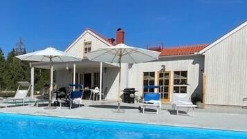 Hus | Pool | Utomhuspool