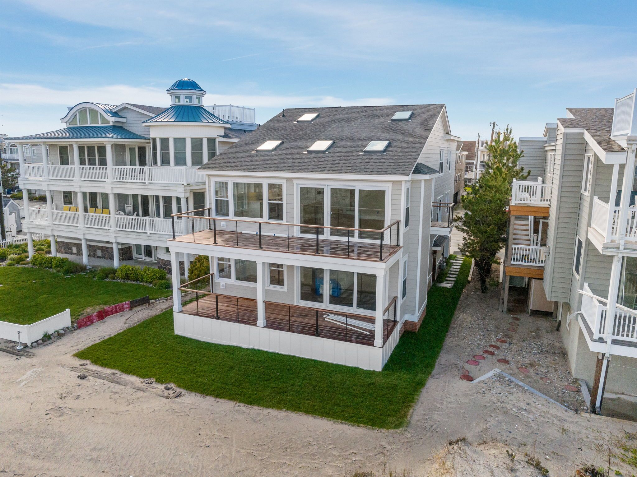 4 bedroom, 3 bath beach front property