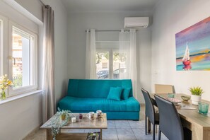 Living area - Klio's cozy house city center (Heraklion)