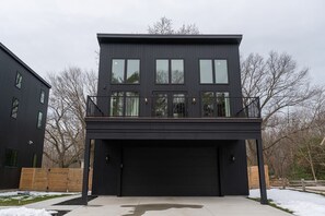 Exterior - Modern Carriage House in the Hills of Saugatuck (Saugatuck)