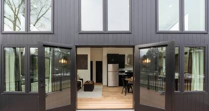 Modern Carriage House in the Hills of Saugatuck
