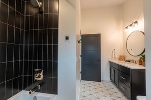 Hårtørrer, håndklæder