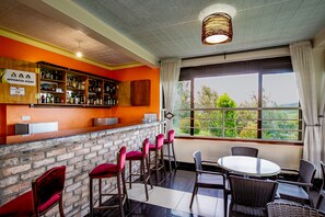 Bar (on property) - THE CRESTED CRANE BWINDI HOTEL (Kyesero)