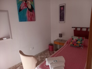 3 عدّة غرف نوم وملاءات أسرّة