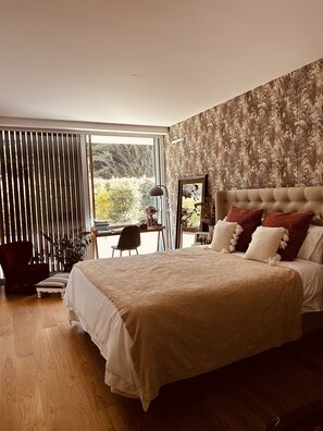 3 Schlafzimmer, Schreibtisch, Bügeleisen/Bügelbrett, kostenloses WLAN