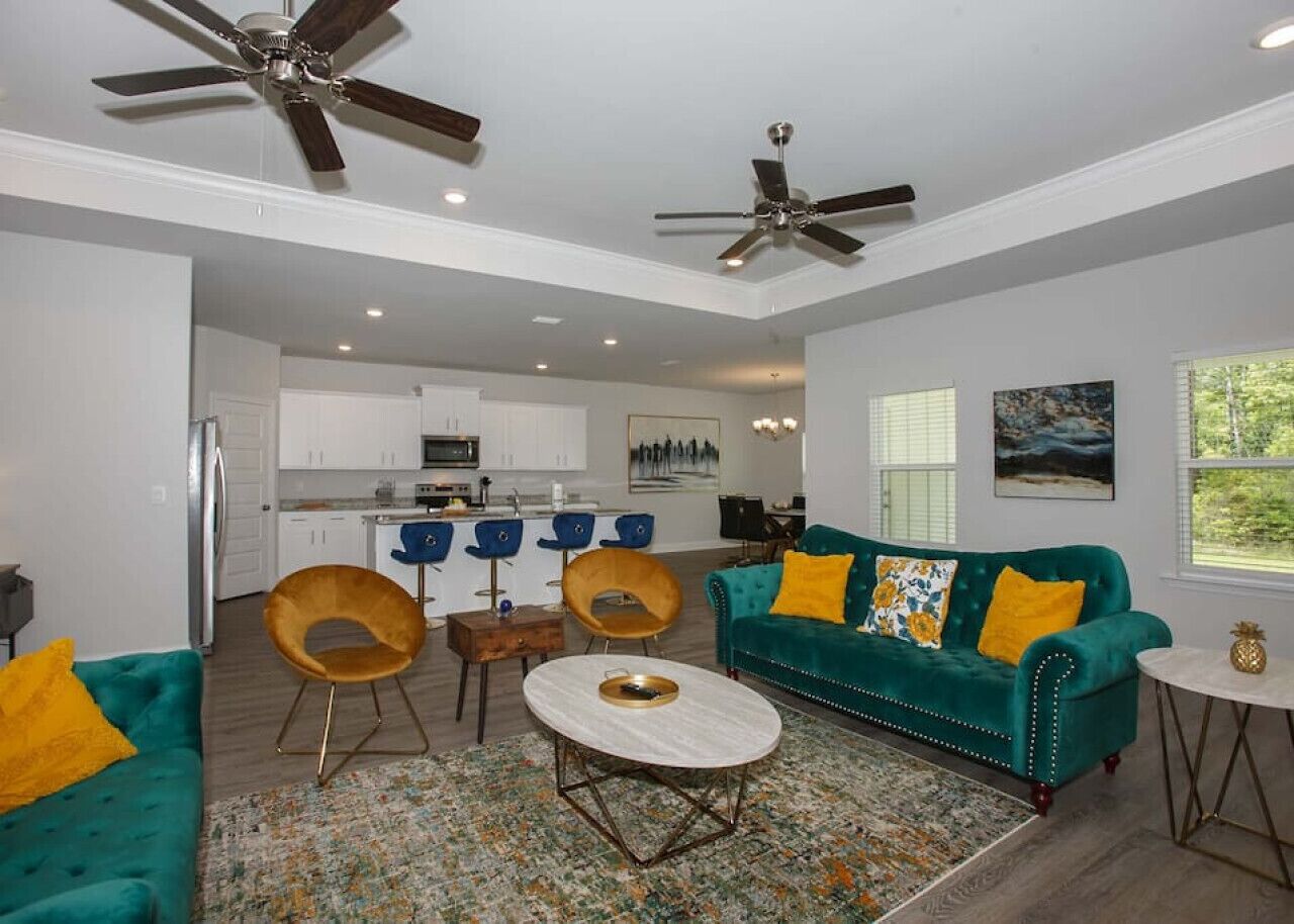 Unique 4 bedroom with garage Close to sports plex
