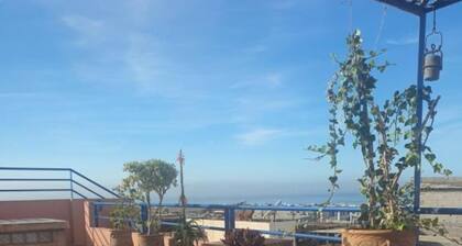 beautiful art space - 5 minutes from the beach