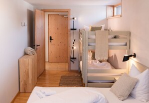 1 slaapkamer, een strijkplank/strijkijzer, gratis wifi