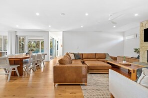 Smart TV, fireplace, offices