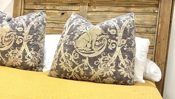 1 habitación, escritorio, tabla de planchar con plancha y wifi gratis