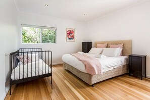 4 Schlafzimmer, kostenloses WLAN, Bettwäsche