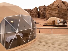 エジプト綿のシーツ、高級寝具、羽毛の掛け布団、WiFi (無料)