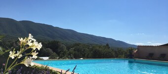 Lavender, Luberon view, pool, air-conditioning : Villa Mas des Lavandes 2 BR. 4*