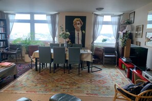 Basic Apartment, Multiple Beds | Dining