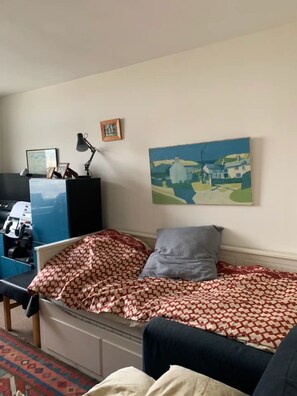 Basic Apartment, Multiple Beds | Interior - Vibrant 2BD Flat With City Views - Shepherd's Bush (London)