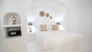Luxury Villa, 2 Bedrooms, Hot Tub, Sea View | 2 bedrooms, in-room safe, individually decorated, individually furnished