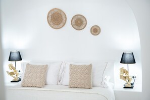 Luxury Villa, 2 Bedrooms, Hot Tub, Sea View | 2 bedrooms, in-room safe, individually decorated, individually furnished - Ambi Villas Santorini (Santorini)