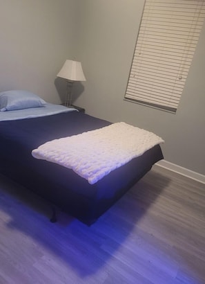 1 bedroom, bed sheets