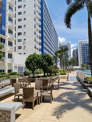 4 outdoor pools - Sea Residences - Condo R Us (Pasay)