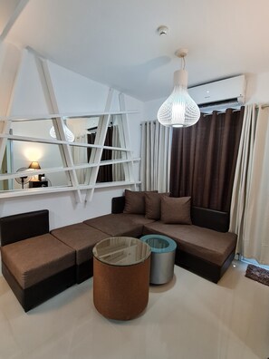 Apartment, 2 Bedrooms | Free WiFi - Sea Residences - Condo R Us (Pasay)