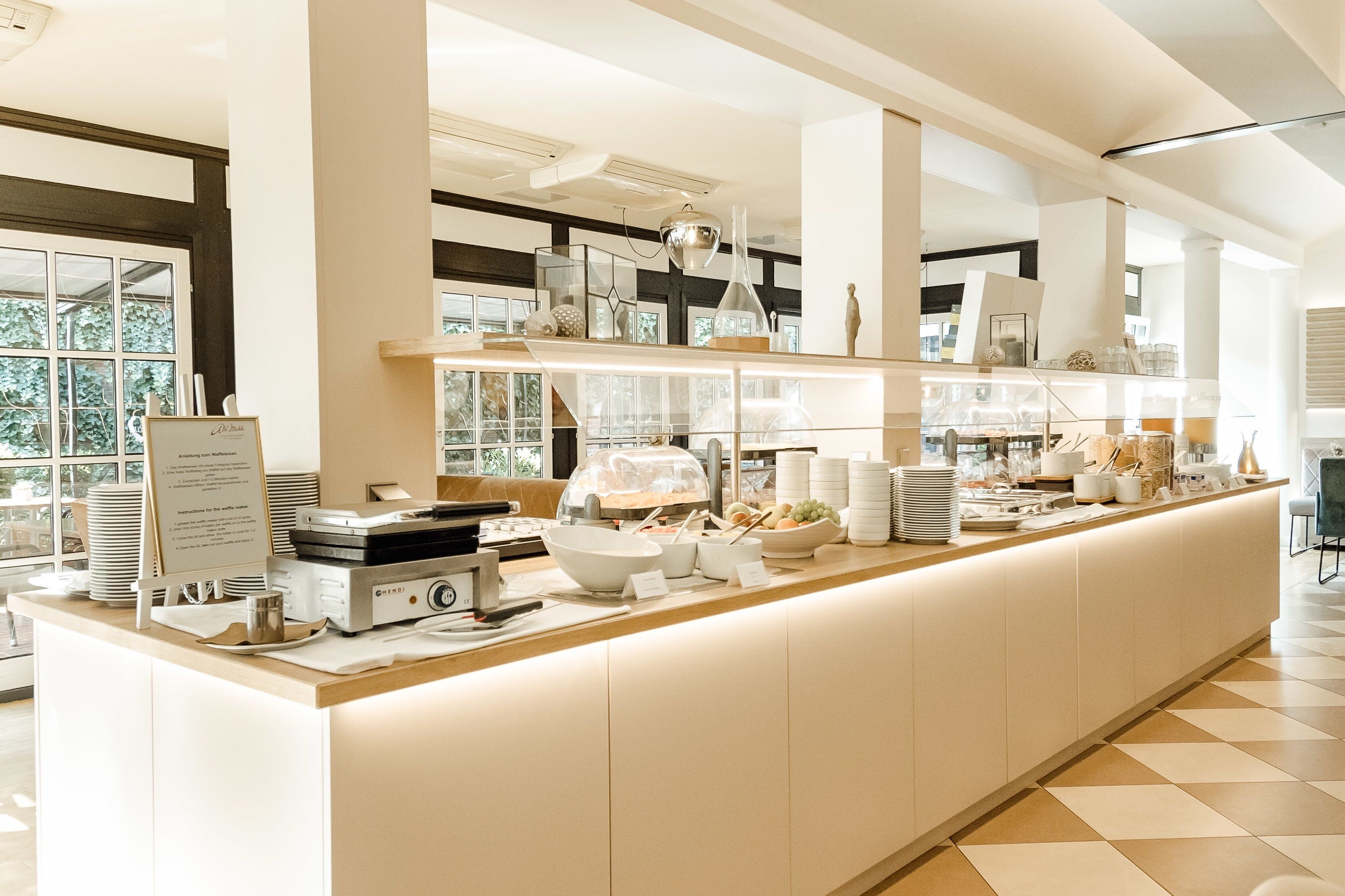 Café da manhã com buffet todos os dias (EUR 13.5 por pessoa) 