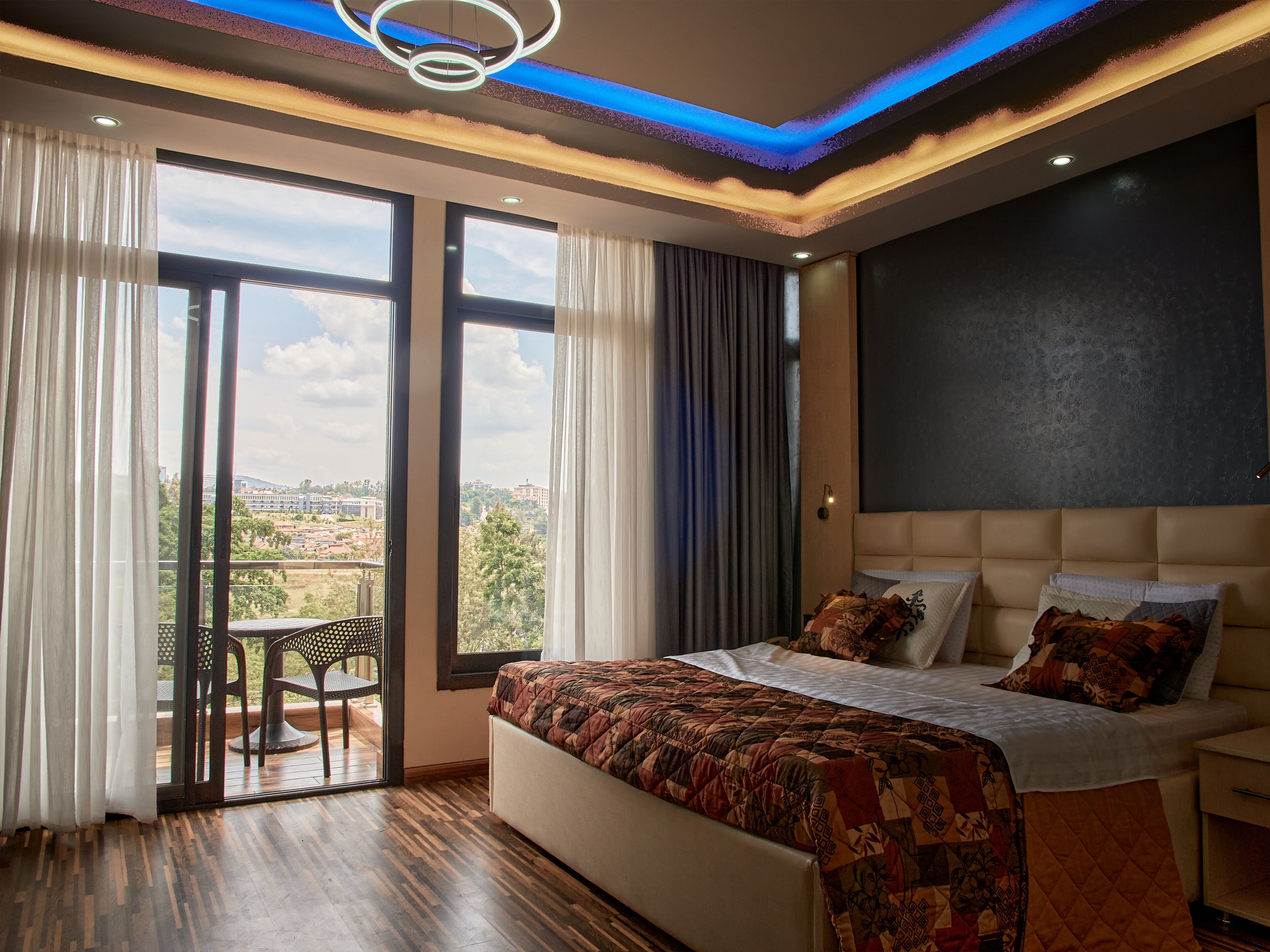 3 bedrooms, bed sheets