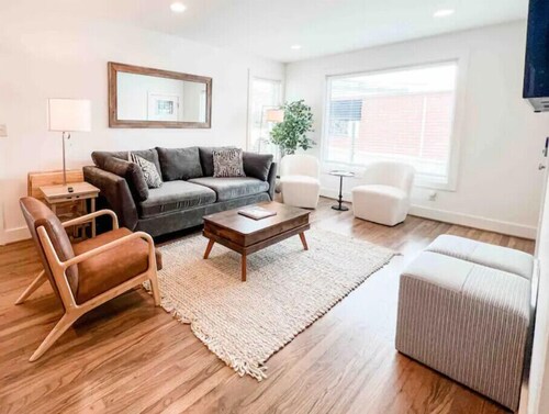 Adorable Newly remodeled Condo in Homewood AL