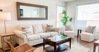 Cute 2 BR Condo Downtown Homewood