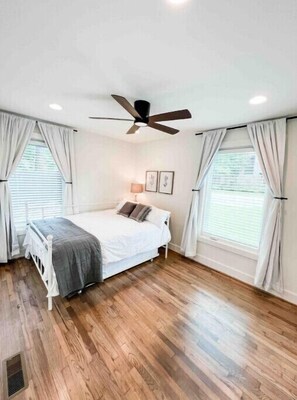 2 habitaciones, tabla de planchar con plancha y wifi gratis 