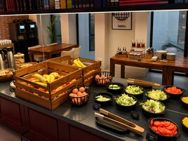 Daily buffet breakfast for a fee