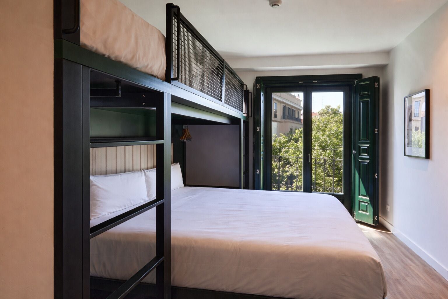 Foto - LATROUPE Prado