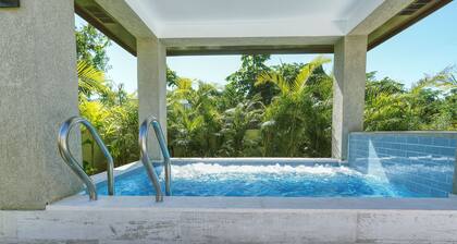 Modern 3 bedrooms with king size bed and hot tub