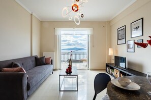 Una televisión, una oficina