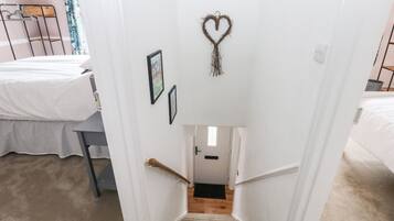 3 quartos, individualmente decorados, individualmente mobiliados