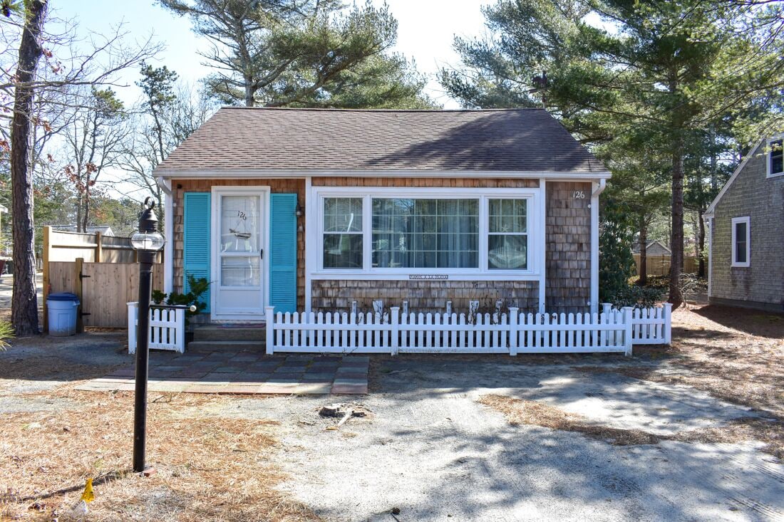 Three bedroom sleeping 8 with central air!