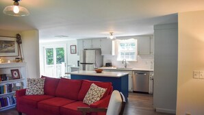 TV - Renovated three bedroom home located in desirable Bayside Neighborhood! (Dennis)