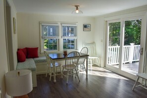 TV - Renovated three bedroom home located in desirable Bayside Neighborhood! (Dennis)