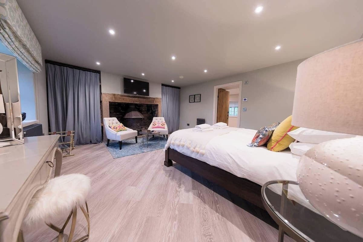 Farm Cottage Superior Room | 1 bedroom, premium bedding, pillowtop beds, individually decorated