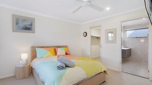 3 bedrooms, iron/ironing board, bed sheets - 48 Oceanview Drive- Comfortable home (Bermagui)