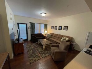 TV - 14175 Northern Lights Drive, #3 (Mercersburg)