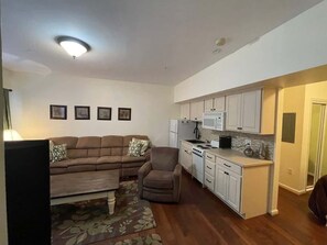 TV - 14175 Northern Lights Drive, #3 (Mercersburg)