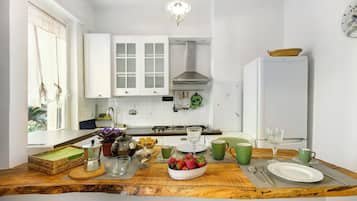 Refrigerador, horno, parrilla de estufa y lavavajillas