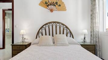 2 slaapkamers, een strijkplank/strijkijzer, gratis wifi, beddengoed