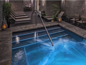 Piscine intérieure, piscine extérieure