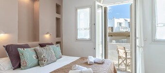 'Ninemia Suites Tinos Superior 101' with Shared Pool, Wi-Fi and Air Conditioning