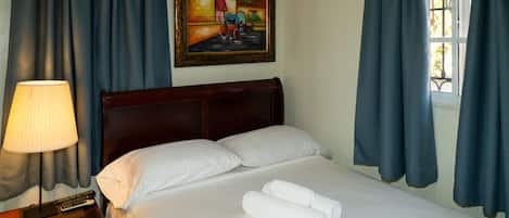 Appartement, 2 chambres | 2 chambres, fer et planche Ă repasser, accĂšs au Wi-Fi (inclus)